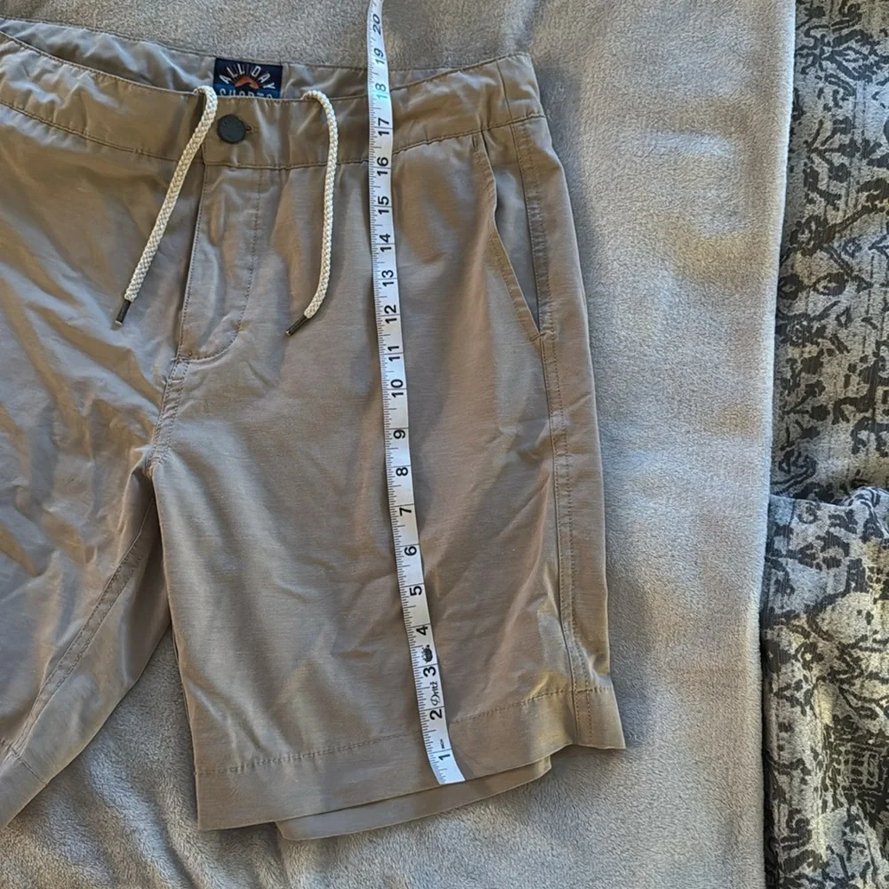 FAHERTY khaki shorts